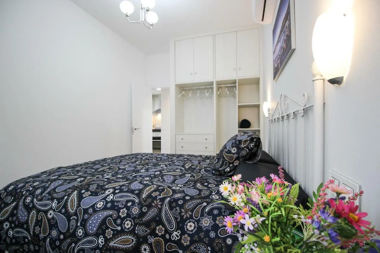 Apartament Palacios 6, Nuevo, Playa, Barrio Tranquilo, Todos Los Servicios, Pa Malaga