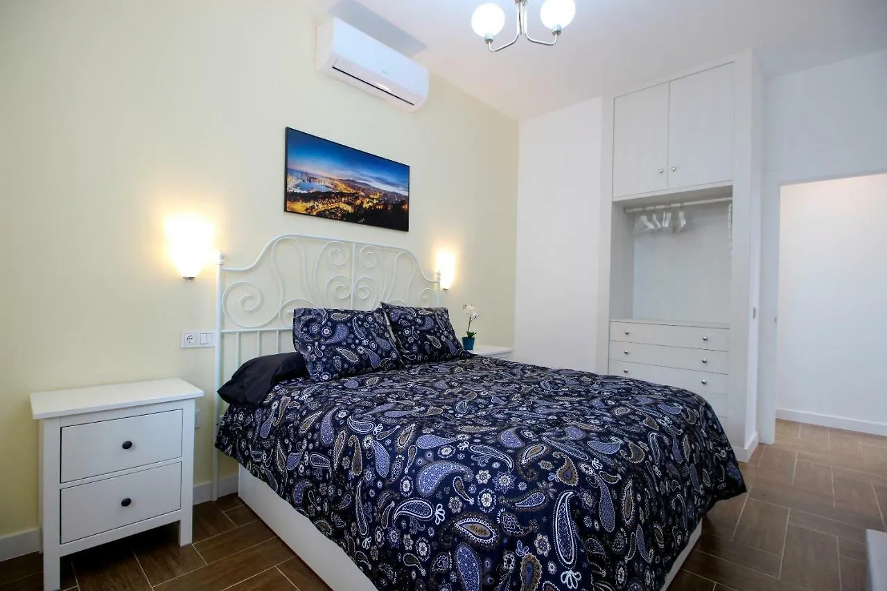 Palacios 6, Nuevo, Playa, Barrio Tranquilo, Todos Los Servicios, Pa Malaga 0*,