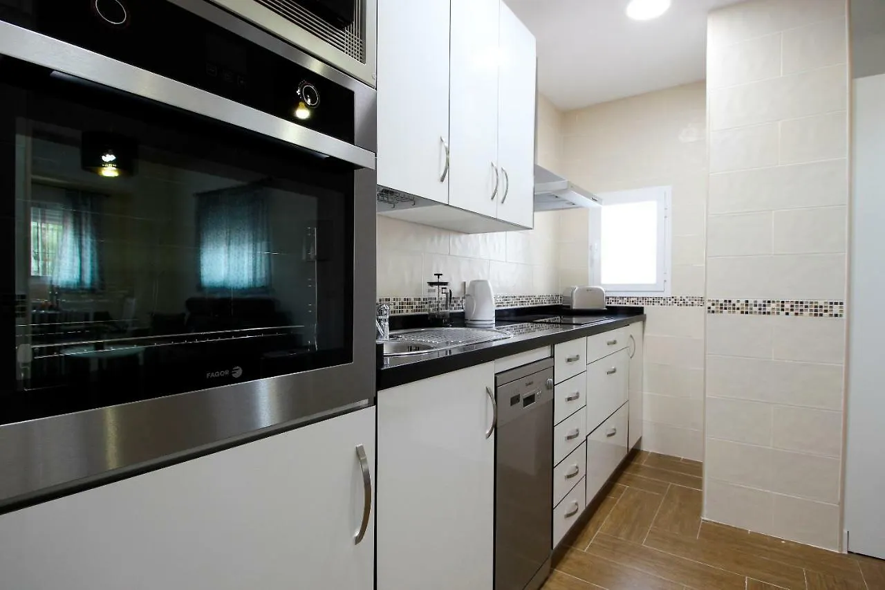 Palacios 6, Nuevo, Playa, Barrio Tranquilo, Todos Los Servicios, Pa Malaga Apartment
