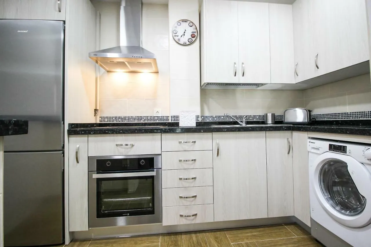Apartment Palacios 6, Nuevo, Playa, Barrio Tranquilo, Todos Los Servicios, Pa Malaga Spain