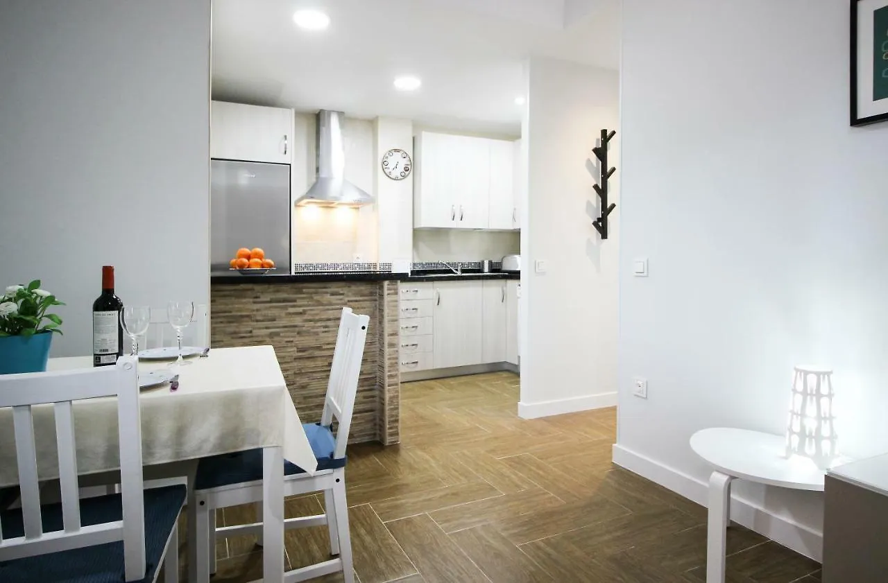Palacios 6, Nuevo, Playa, Barrio Tranquilo, Todos Los Servicios, Pa Malaga Apartament