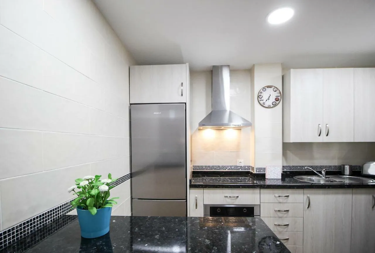 Palacios 6, Nuevo, Playa, Barrio Tranquilo, Todos Los Servicios, Pa Malaga 0*,